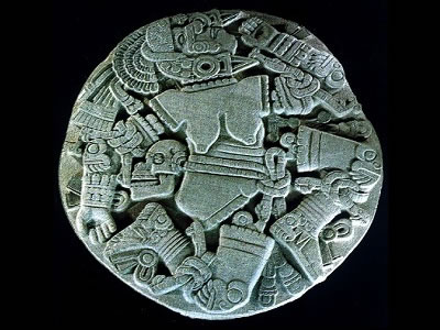 <a href="/mythology/coyolxauhqui_moon.html&lang=sp&dev=">Coyolxauhqui</a> fue la diosa de la <a href="/earth/moons_and_rings.html&lang=sp&dev=">Luna</a> de acuerdo a la mitologa azteca. Esta imagen reproduce la "Piedra Coyolxauhqui," a monolito gigante encontrado en el Gran Templo de Tenochtitlan.
<p><small><em>Imagen cortesa del Museo del Templo Mayor, Mxico.</em></small></p>